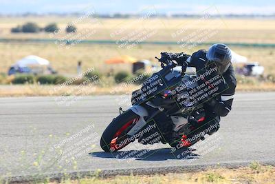 media/Oct-15-2023-TrackXperience (Sun) [[85198ff50b]]/Group 2/session 4 turn 3/